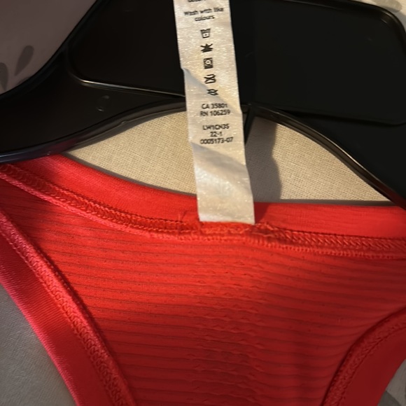 Lululemon Racerback race length 2.0 tank EEUC - Picture 4 of 4